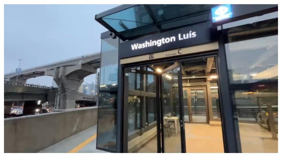Estaçao Washington Luís da Linha 17-Ouro do Metrô durante inauguração.