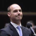 Eduardo Bolsonaro: Polícia Federal pede demissão por abandono de cargo