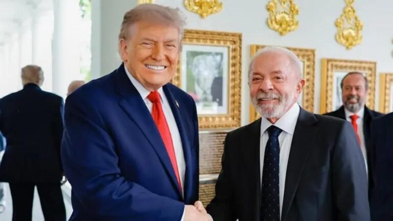 Conflito Tarifário: EUA Impõem Exigências ao Brasil para Redução de Tarifas