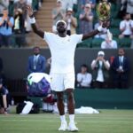 Wimbledon 2026: Tiafoe, Rybakina e Swiatek Avançam com Destaque