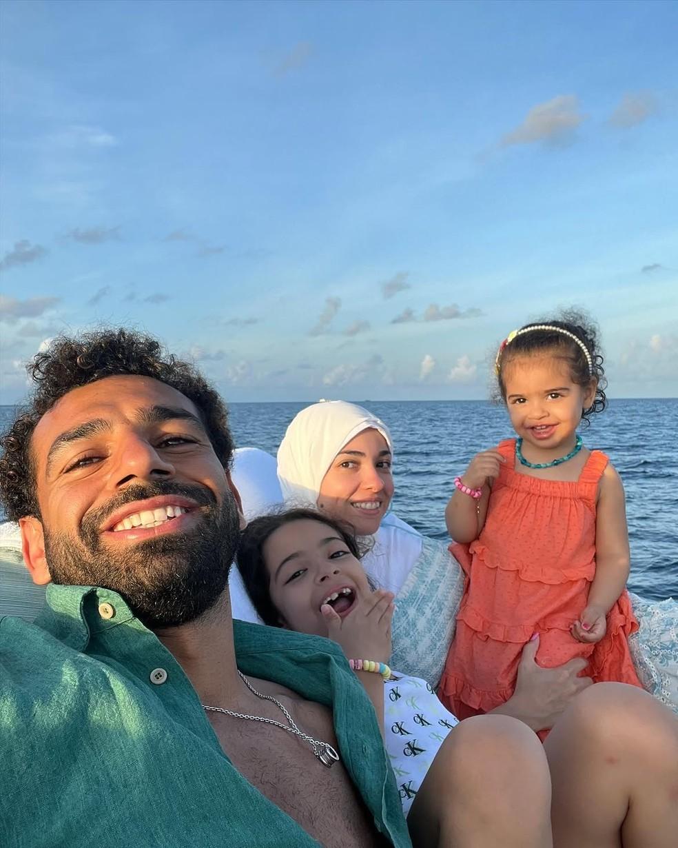 Wag do Egito, esposa de Salah é discreta nas redes e se casou com o astro antes da fama