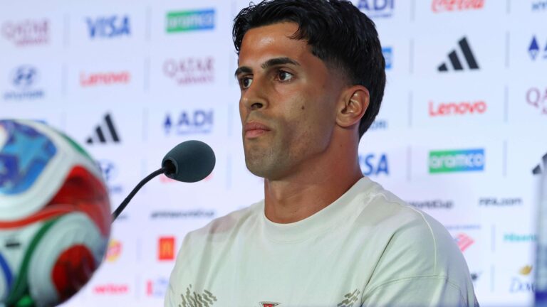João Cancelo: O Futuro Incerto e As Negociações Entre Al-Hilal e Barcelona