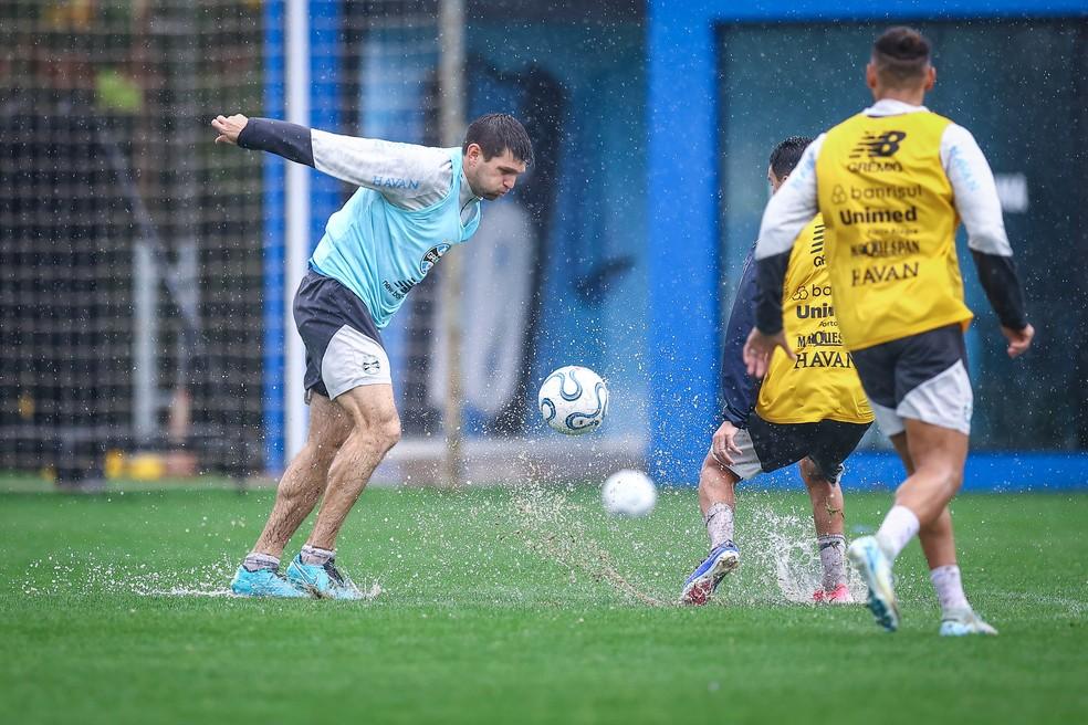 Kannemann foi o titular do Grêmio no retorno ao Brasileirão contra o Mirassol