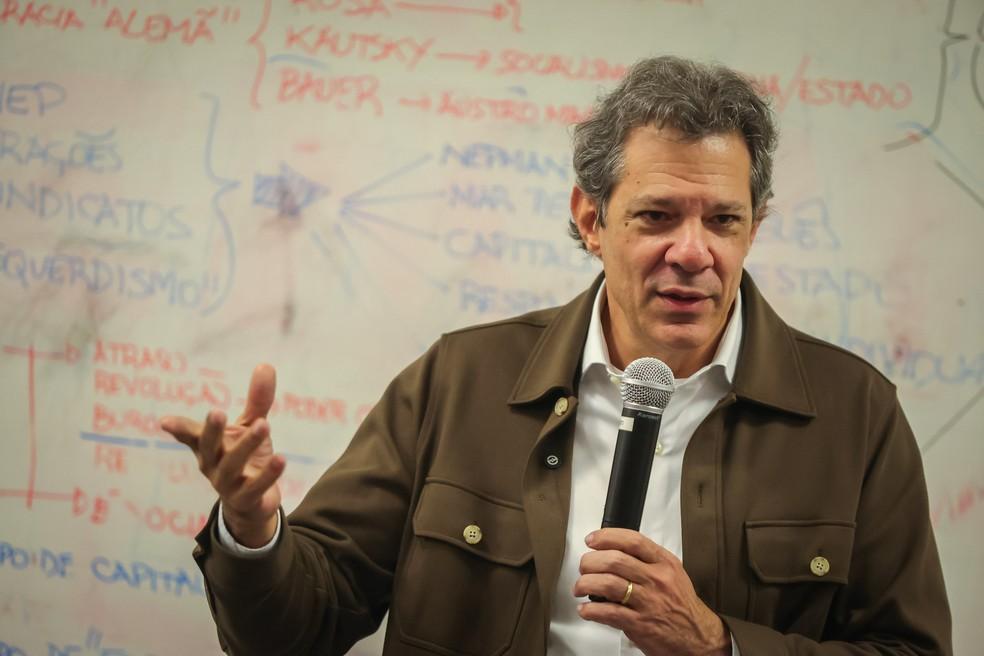 Fernando Haddad durante palestra